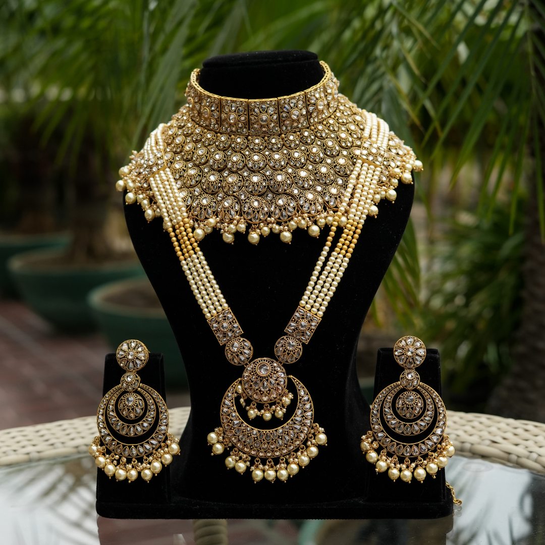 traditional gold bridal sets