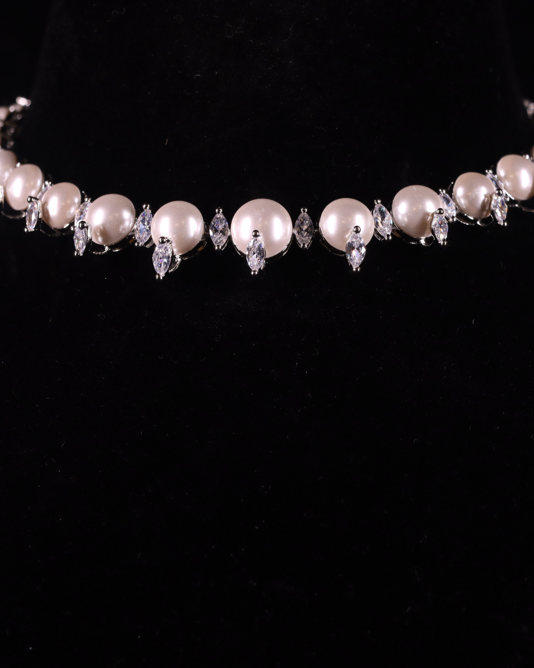 "DMONDE" Pearl Cascade Necklace Set