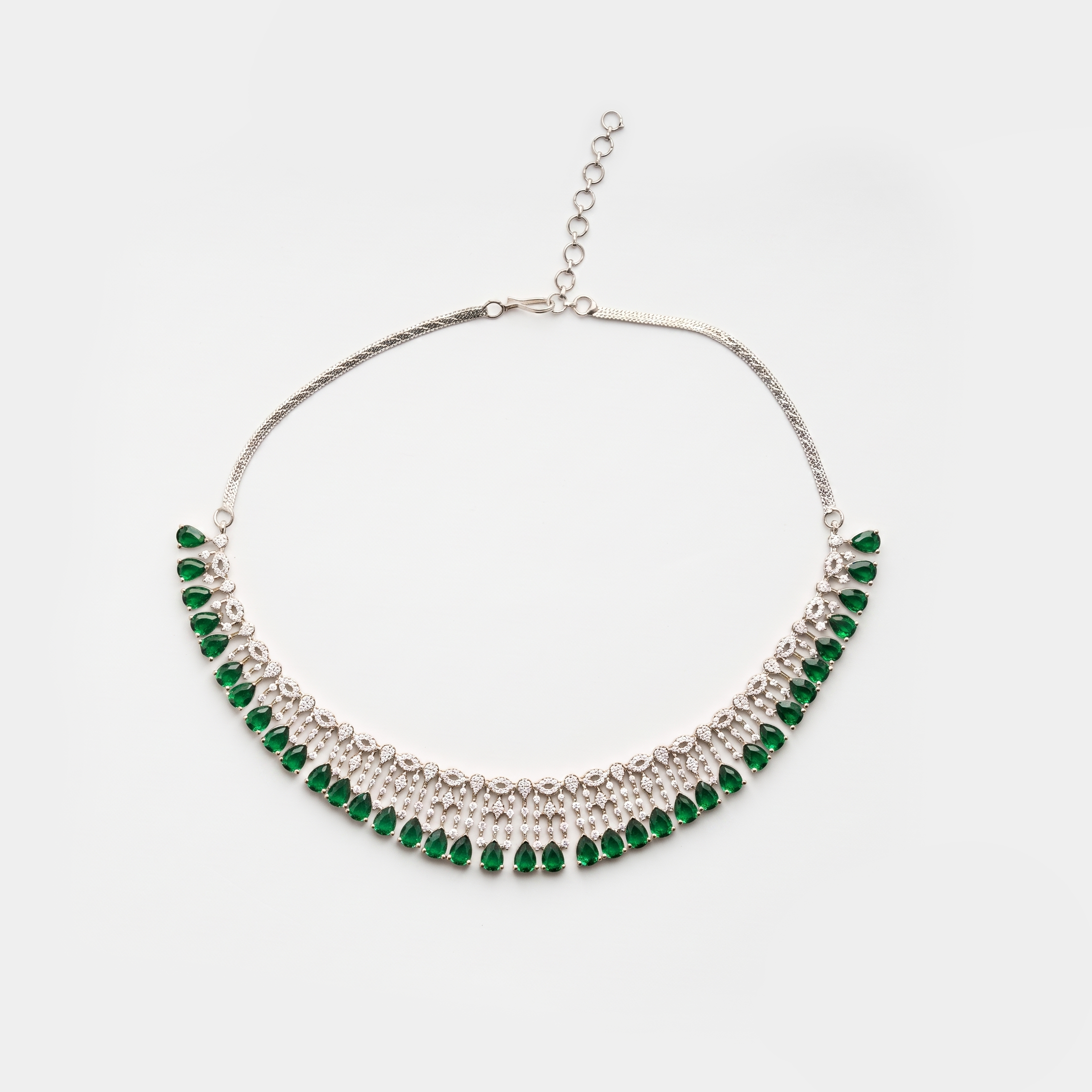Glittery Emerald Diamond Necklace Set