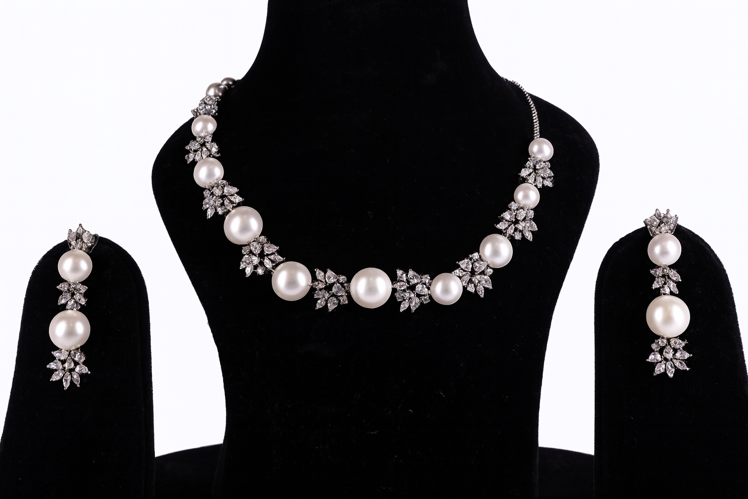"DMONDE" Diamond Necklace Pearl Set