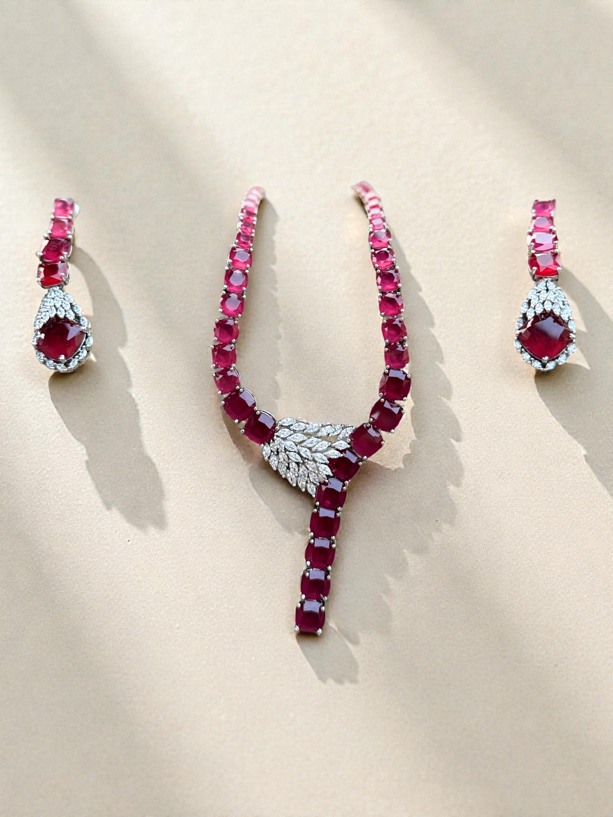 "DMONDE" Boutique Diamond Necklace Set