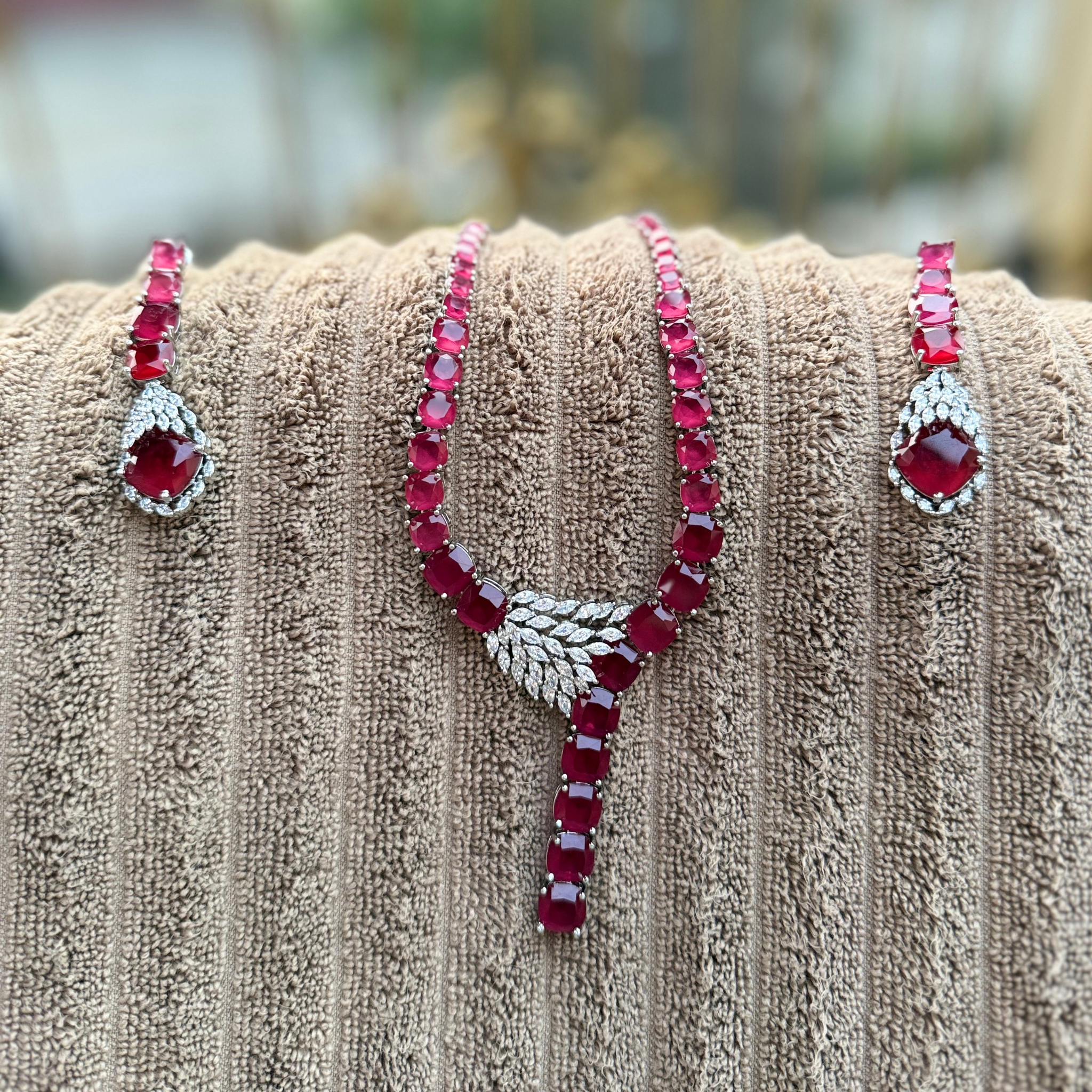 "DMONDE" Boutique Diamond Necklace Set
