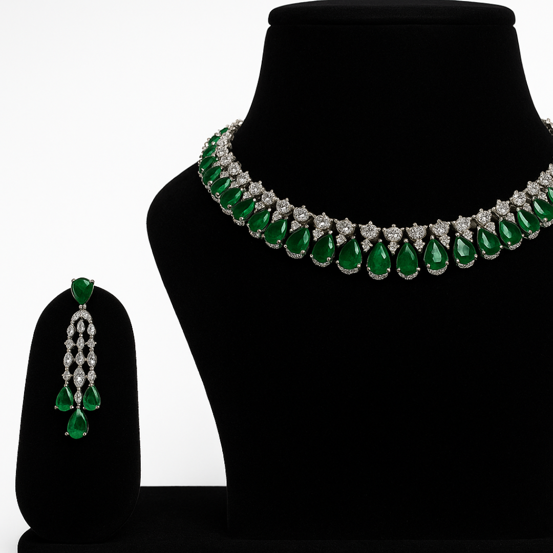 "DMONDE" Aura Emerald Diamond Necklace Set