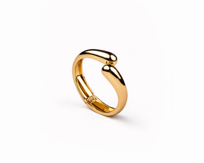 "VIENNA" Golden Curve Bangle