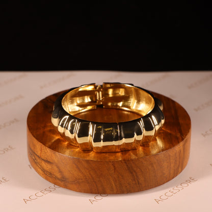 "VIENNA" Gold Crease Bangle