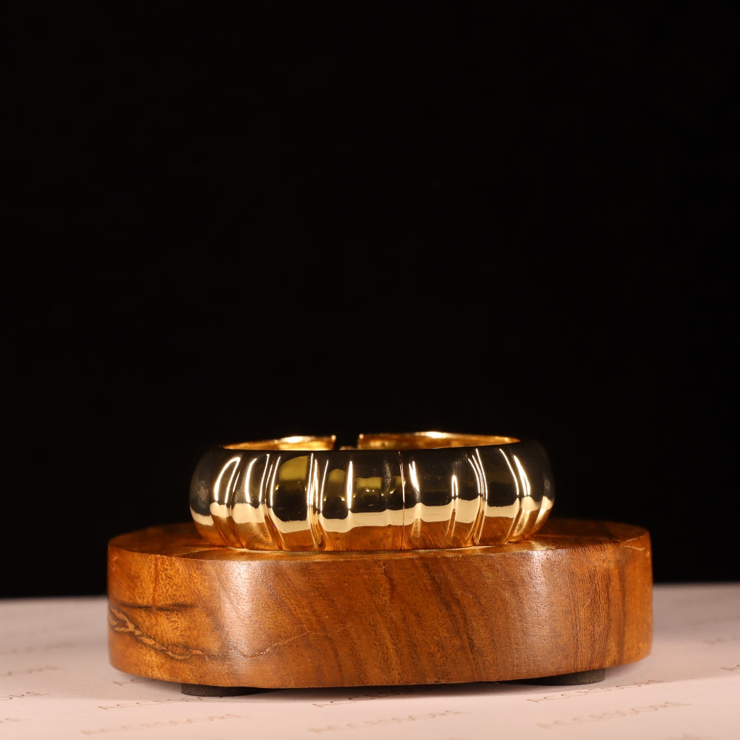 "VIENNA" Gold Crease Bangle