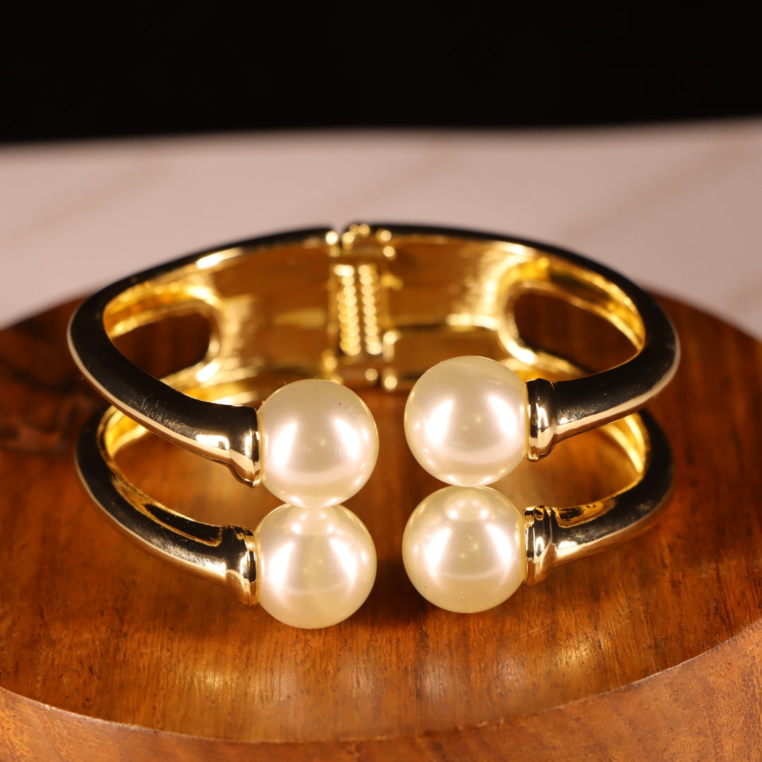 "VIENNA" Gold Pearl Bangle