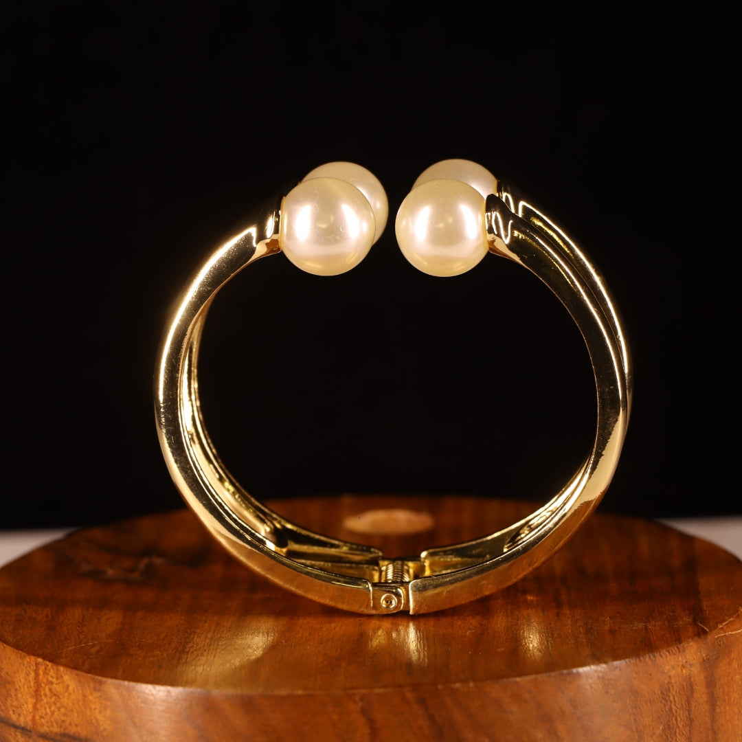 "VIENNA" Gold Pearl Bangle