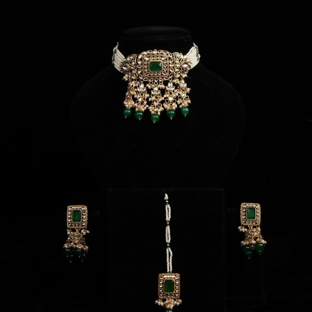 "AMIRA" Evergreen Kundan Set