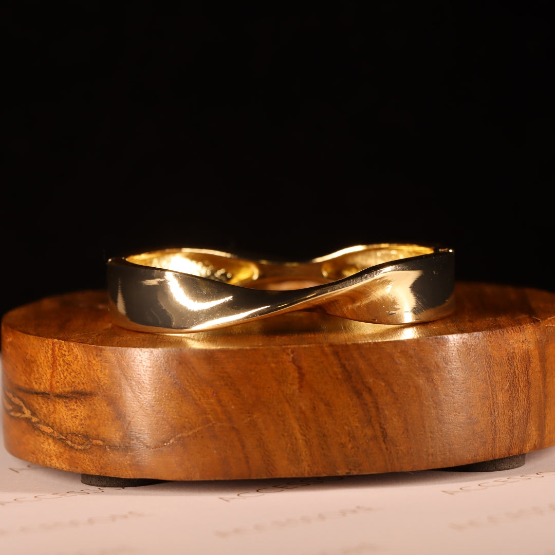 "VIENNA" Golden Bow Bangle
