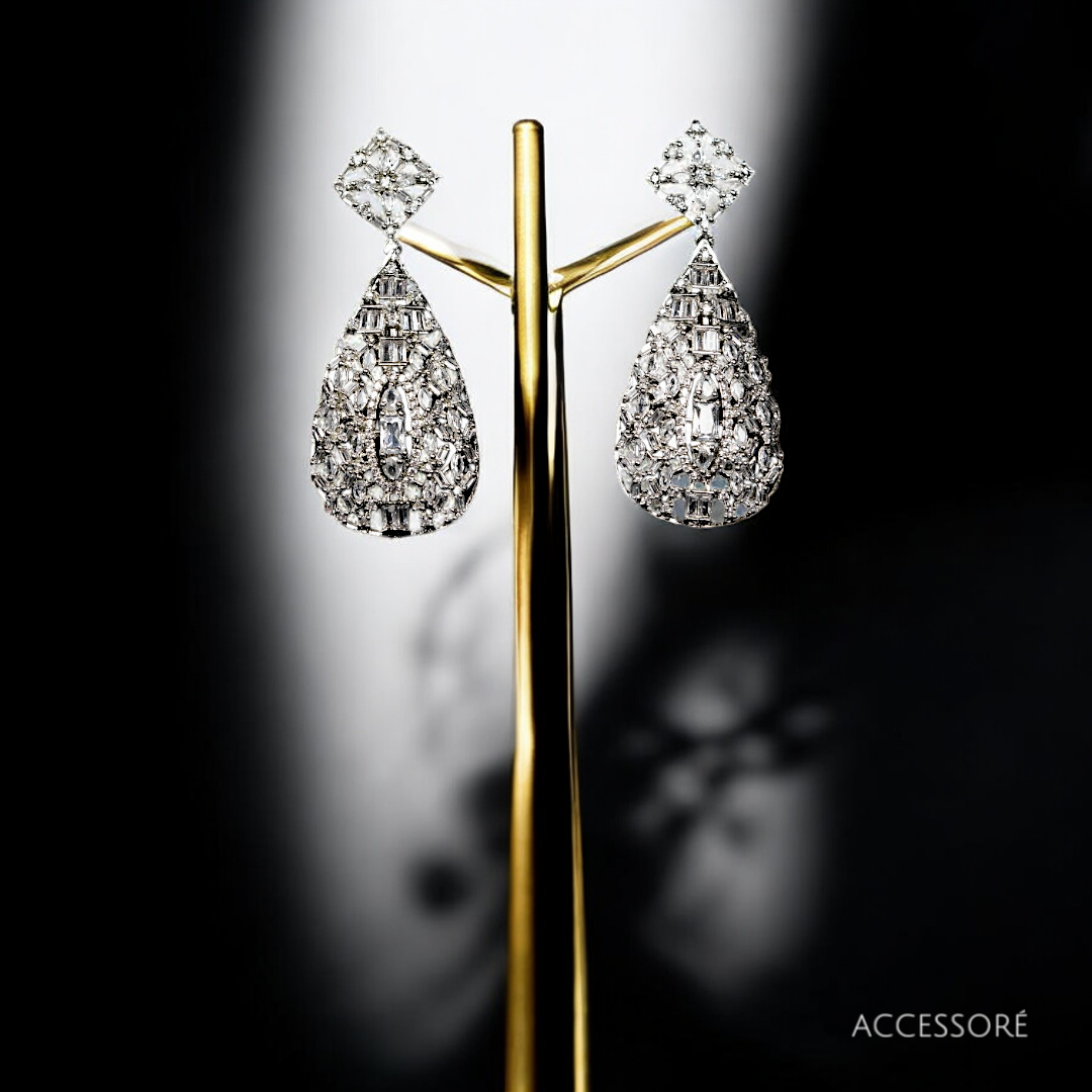 "AMARA" Glass White Earrings