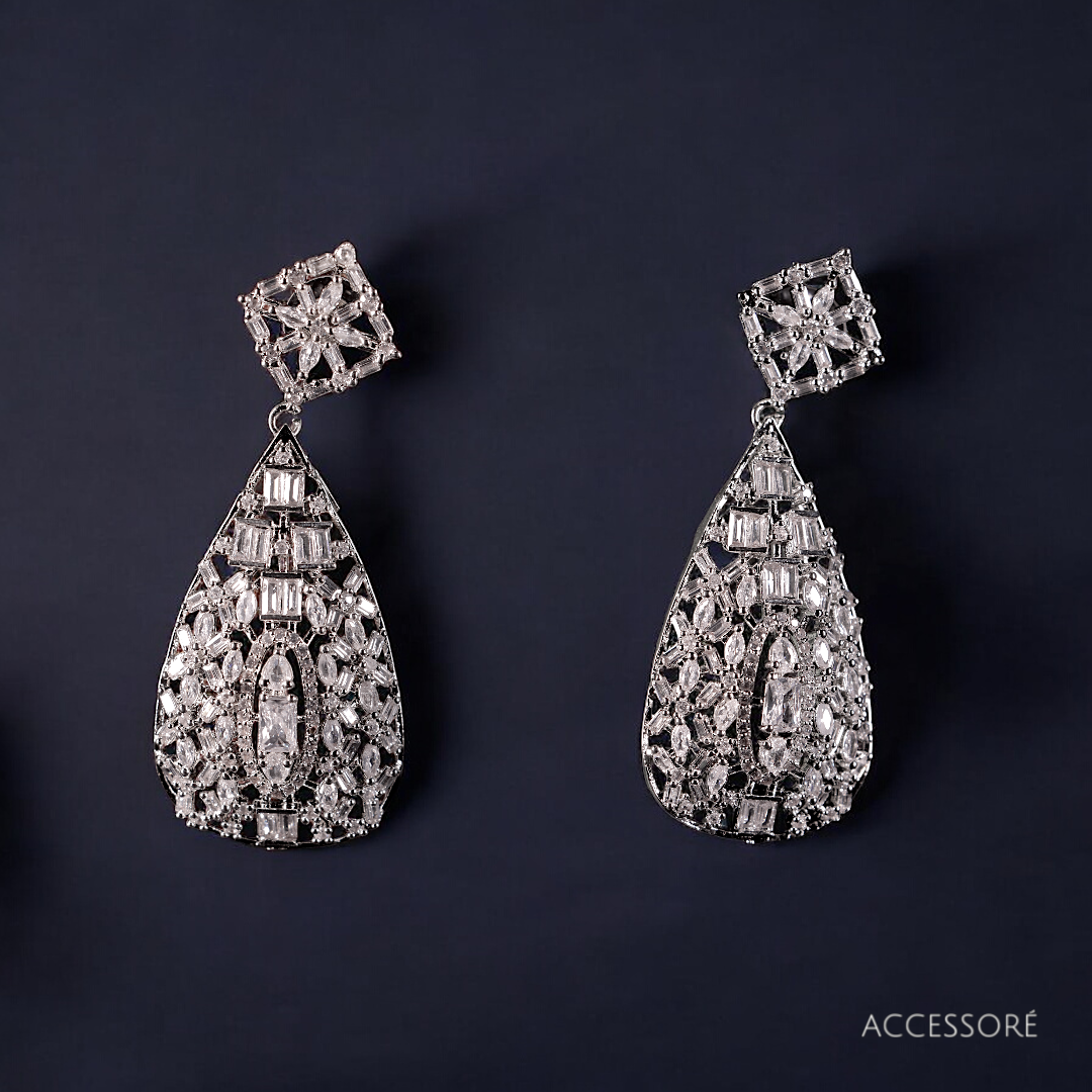 "AMARA" Glass White Earrings
