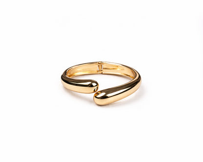 "VIENNA" Golden Curve Bangle