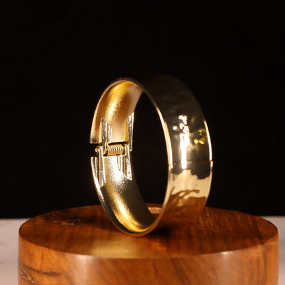 "VIENNA" Gold Horizon Bangle