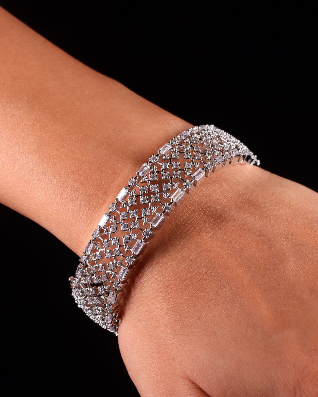 "VIENNA" Diamond Mesh Bangle