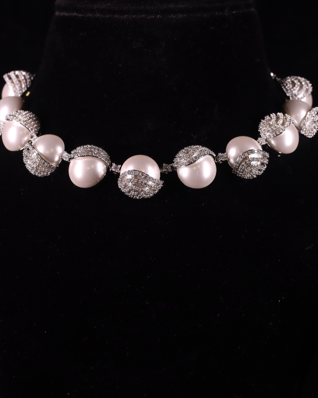 "DMONDE" Celeste Pearl Necklace Set