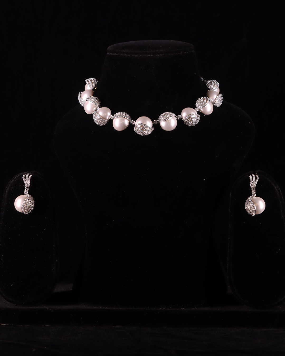 "DMONDE" Celeste Pearl Necklace Set