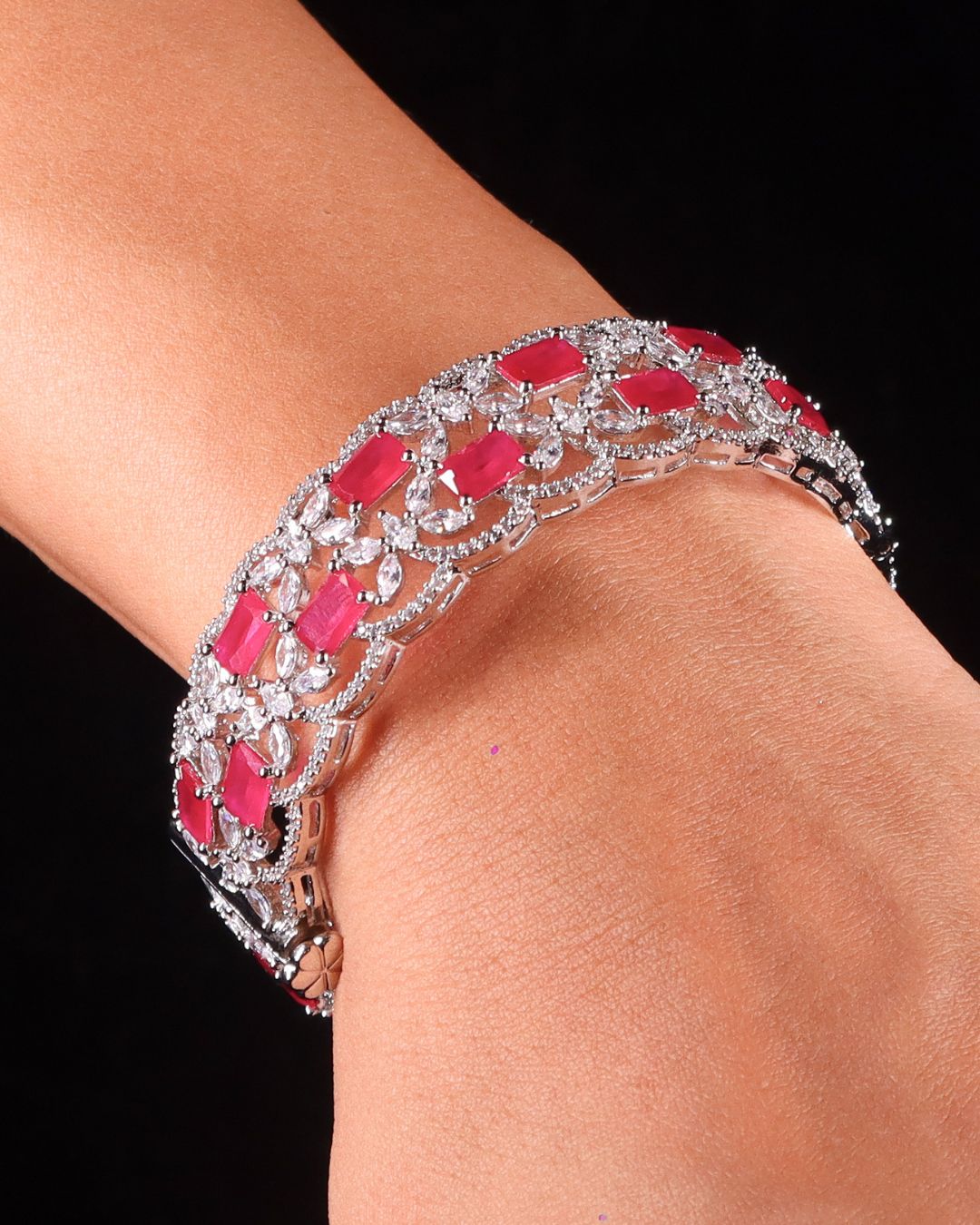 "VIENNA" Ruby Nest Bangle