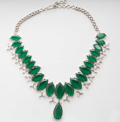 Regal Tusk Emerald Diamond Necklace Set