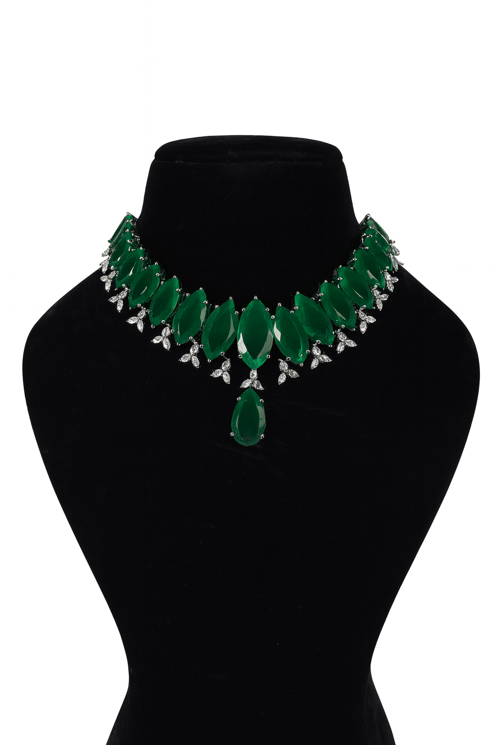"DMONDE" Regal Tusk Emerald Diamond Necklace Set