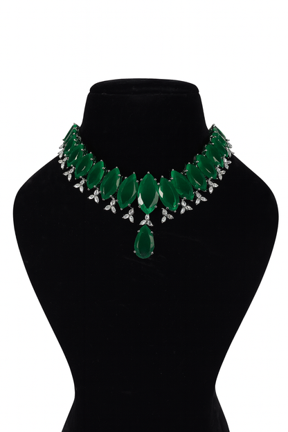 "DMONDE" Regal Tusk Emerald Diamond Necklace Set