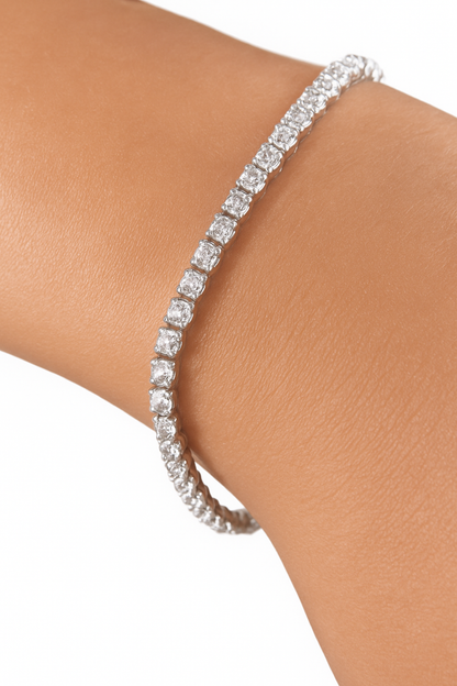 Silver tennis bracelet with clear diamond stones