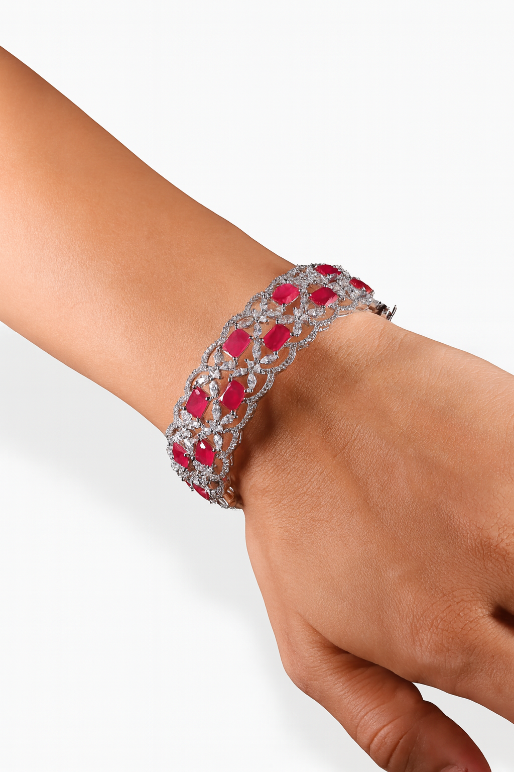 "VIENNA" Ruby Nest Bangle