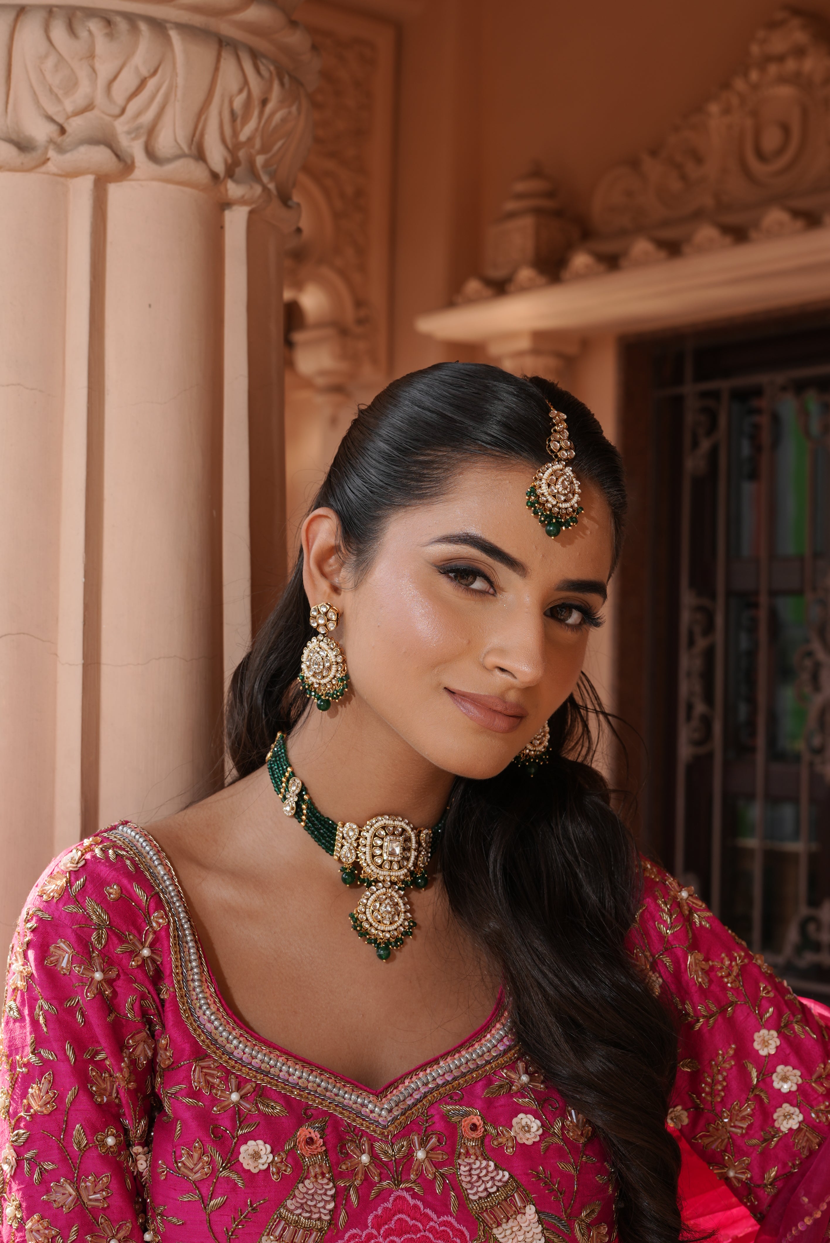 "AMIRA" Noor-e-emerald Choker Kundan Set