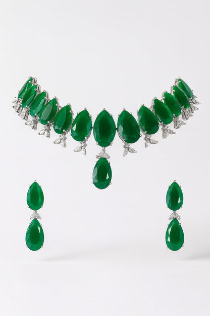 "DMONDE" Regal Tusk Emerald Diamond Necklace Set