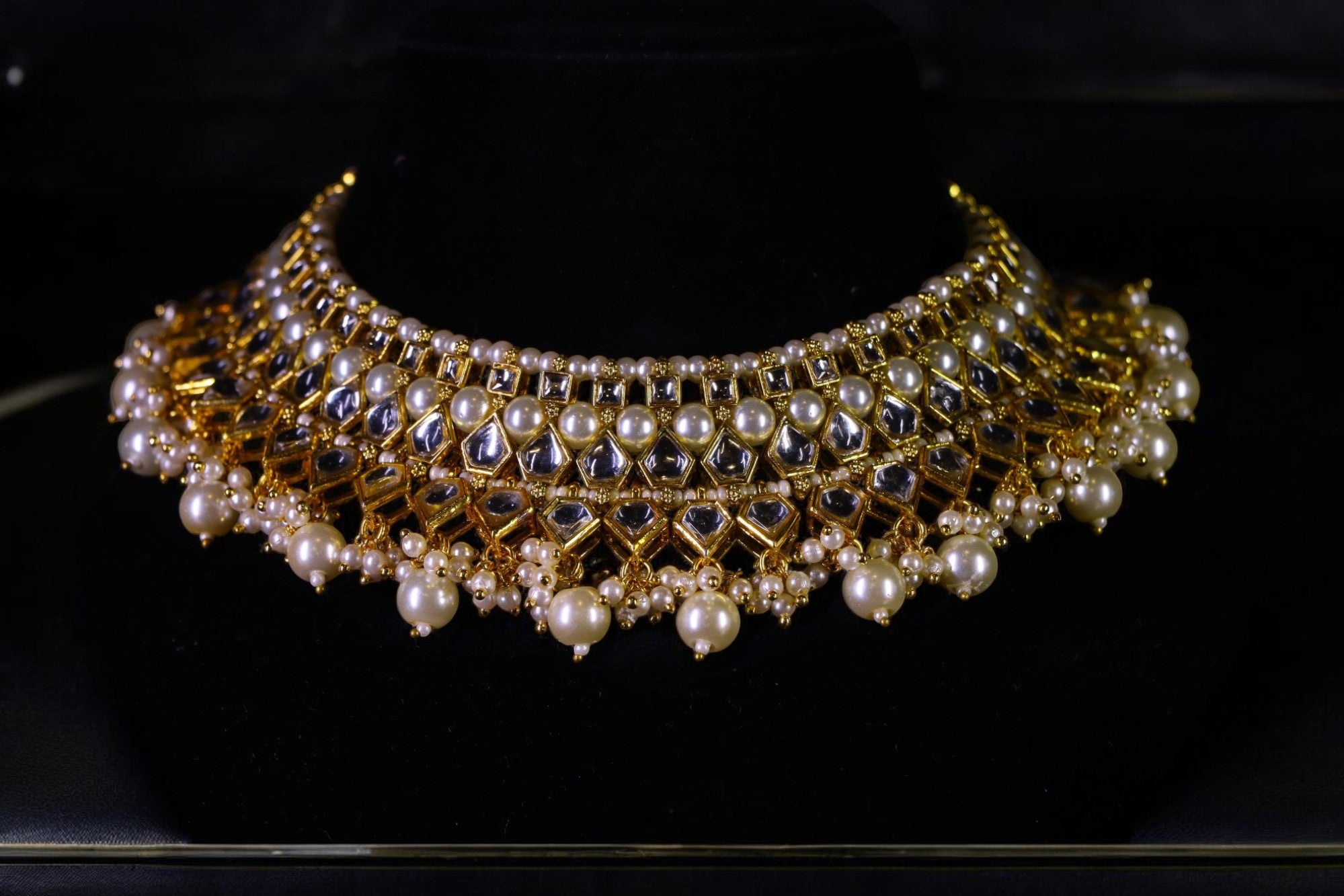 "AMIRA" Gilded Gold Kundan Set