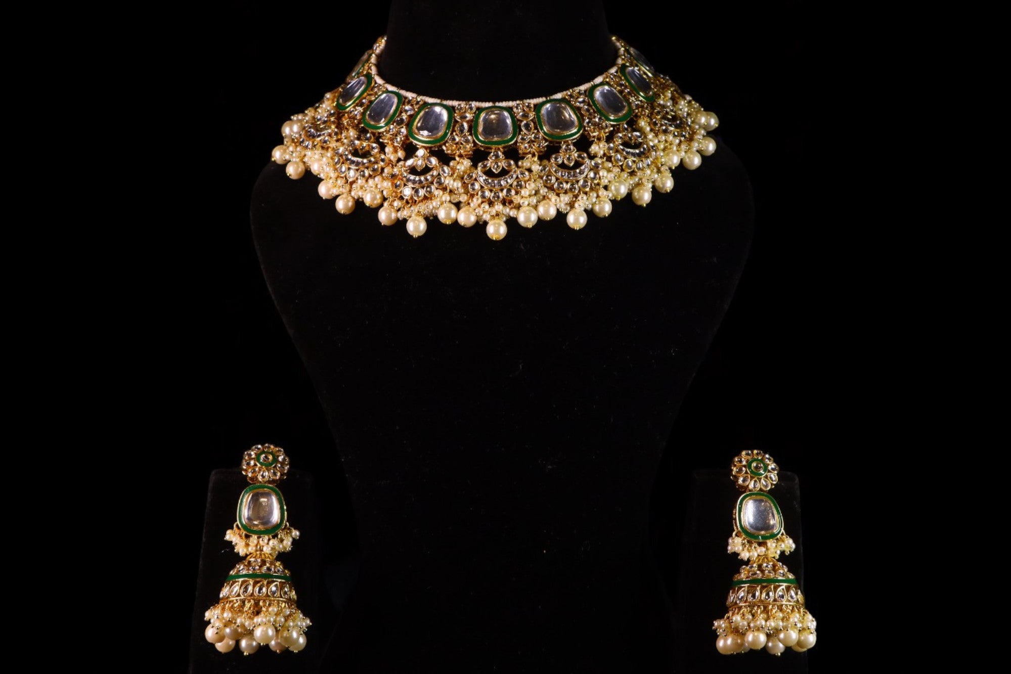 "AMIRA" Glass Green Round Kundan Set