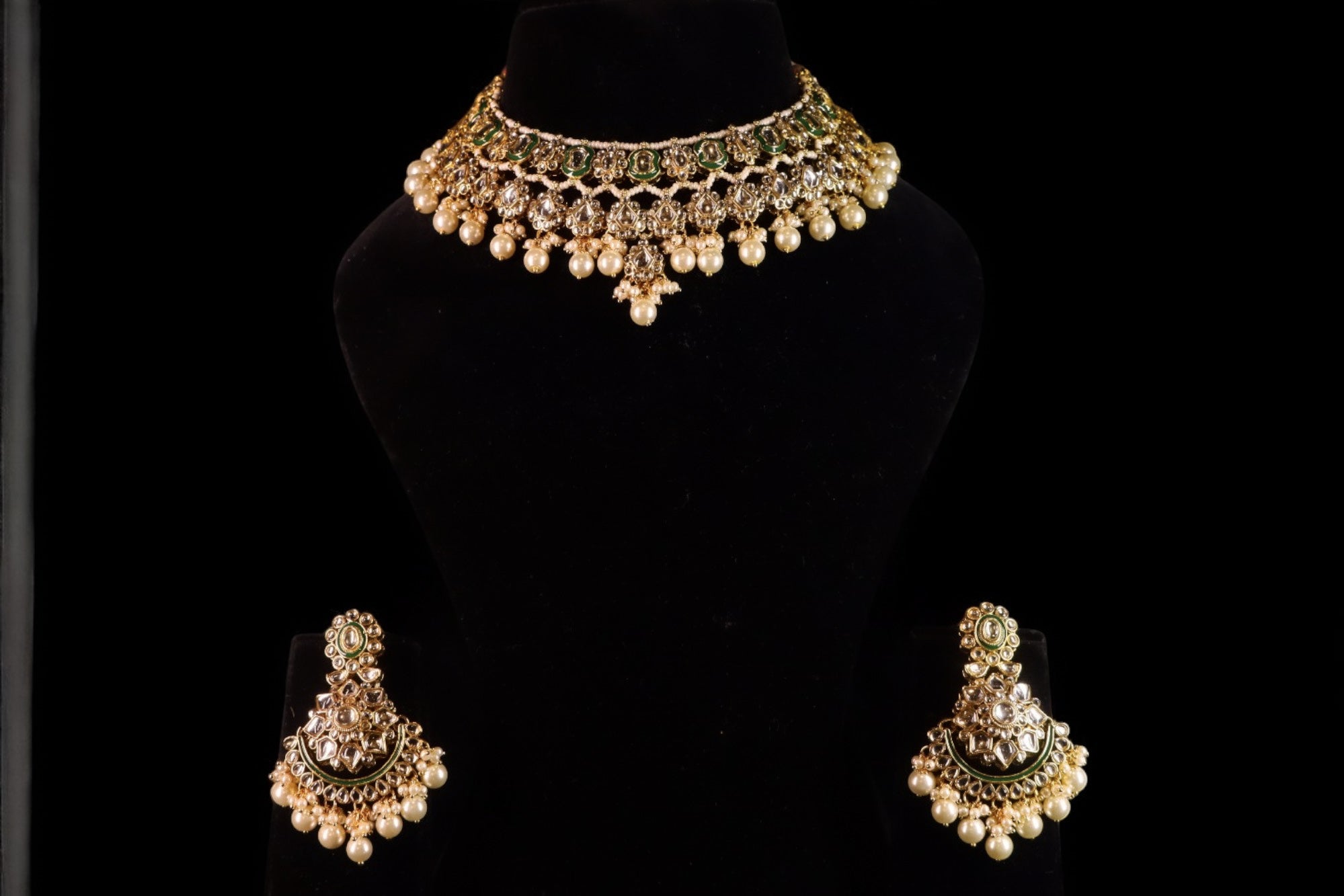 "AMIRA" Pearl Drop Kundan Set