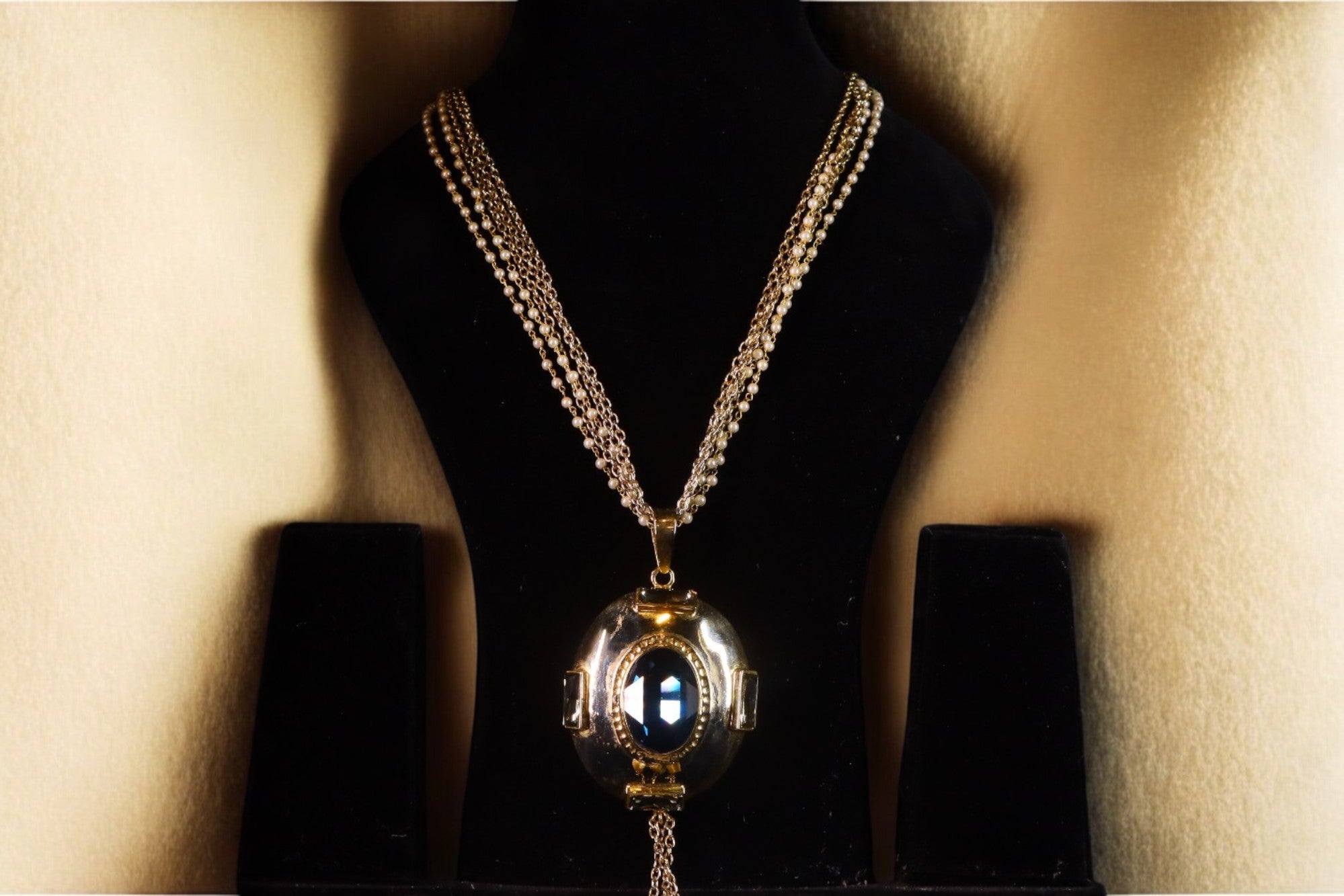 "VIENNA" Astro Neckpiece