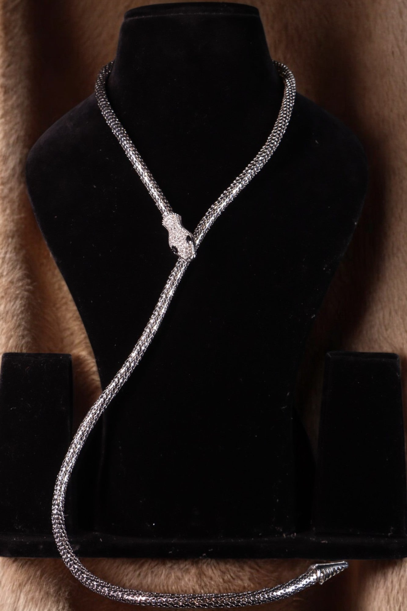 "VIENNA" Serpentine Neckpiece