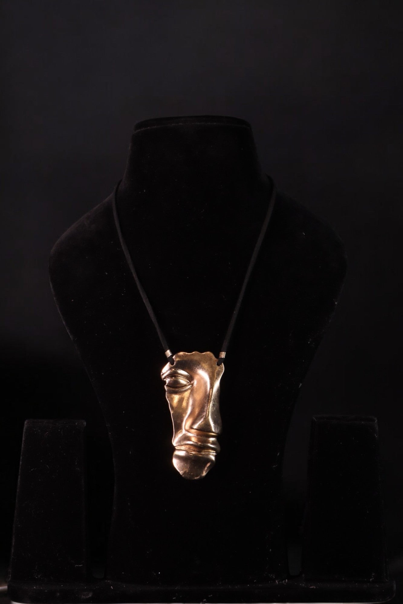 "VIENNA" Hanging Face Neckpiece
