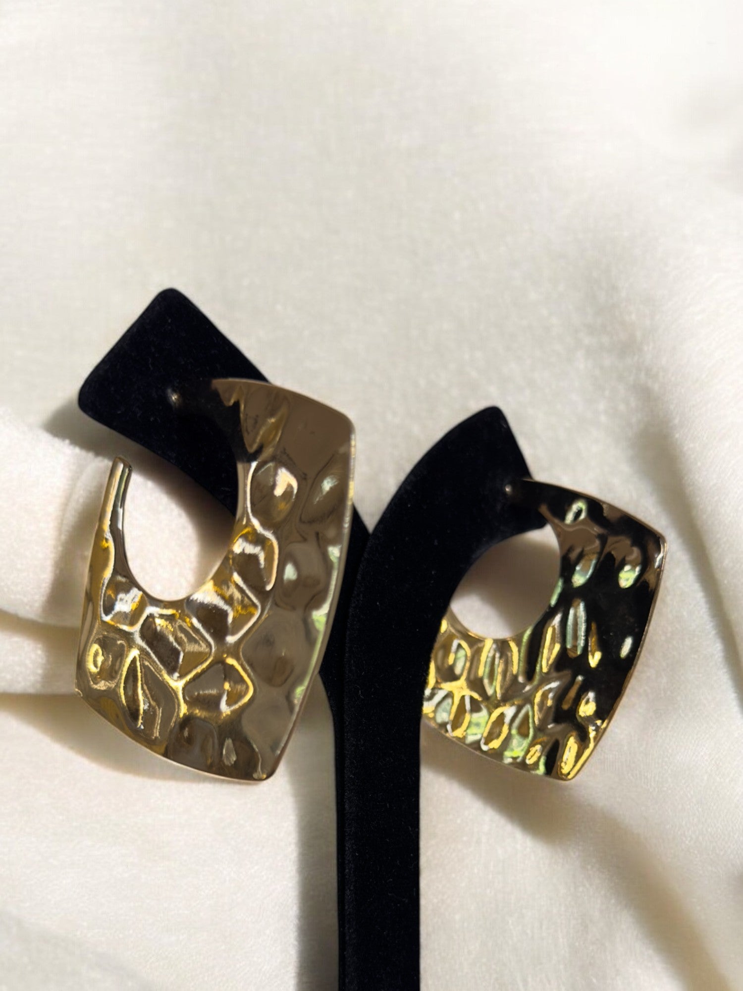 "VIENNA" Golden Disk Earrings