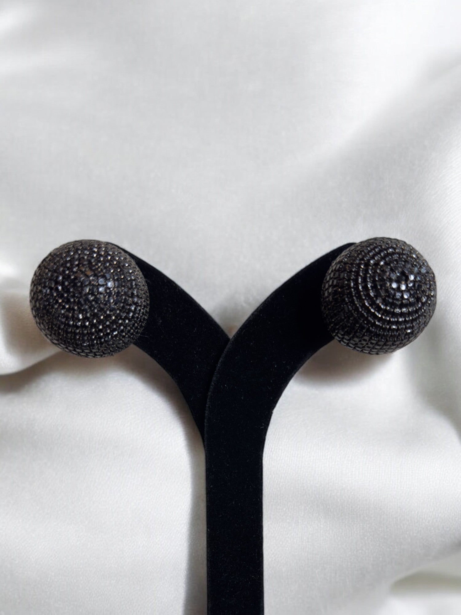 "VIENNA" Glitz Black Earrings