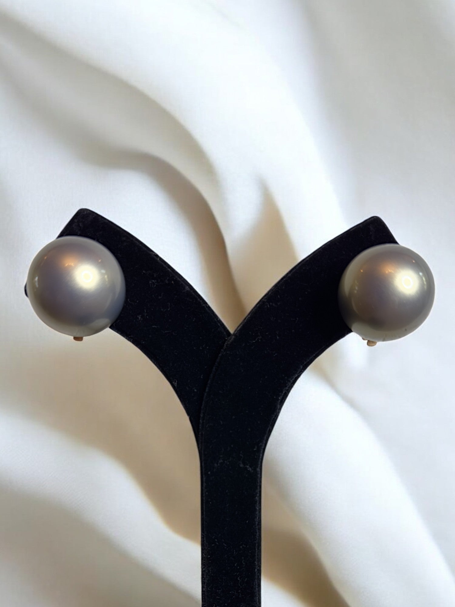"VIENNA" Glam Silver Earrings