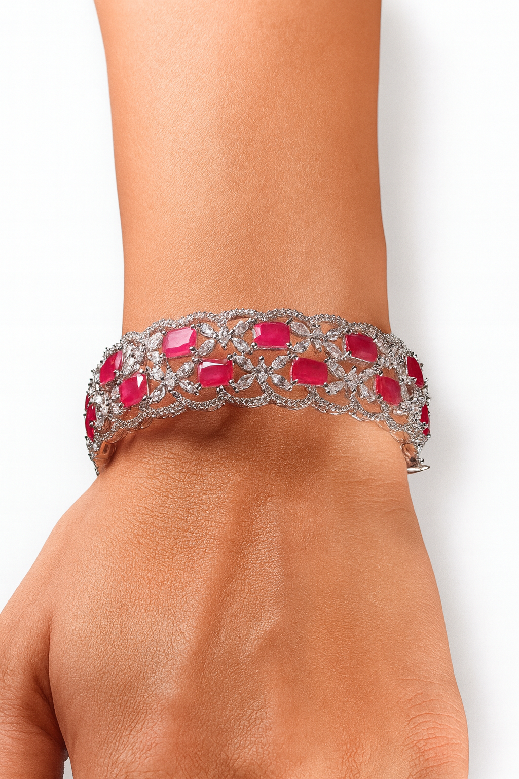 "VIENNA" Ruby Nest Bangle