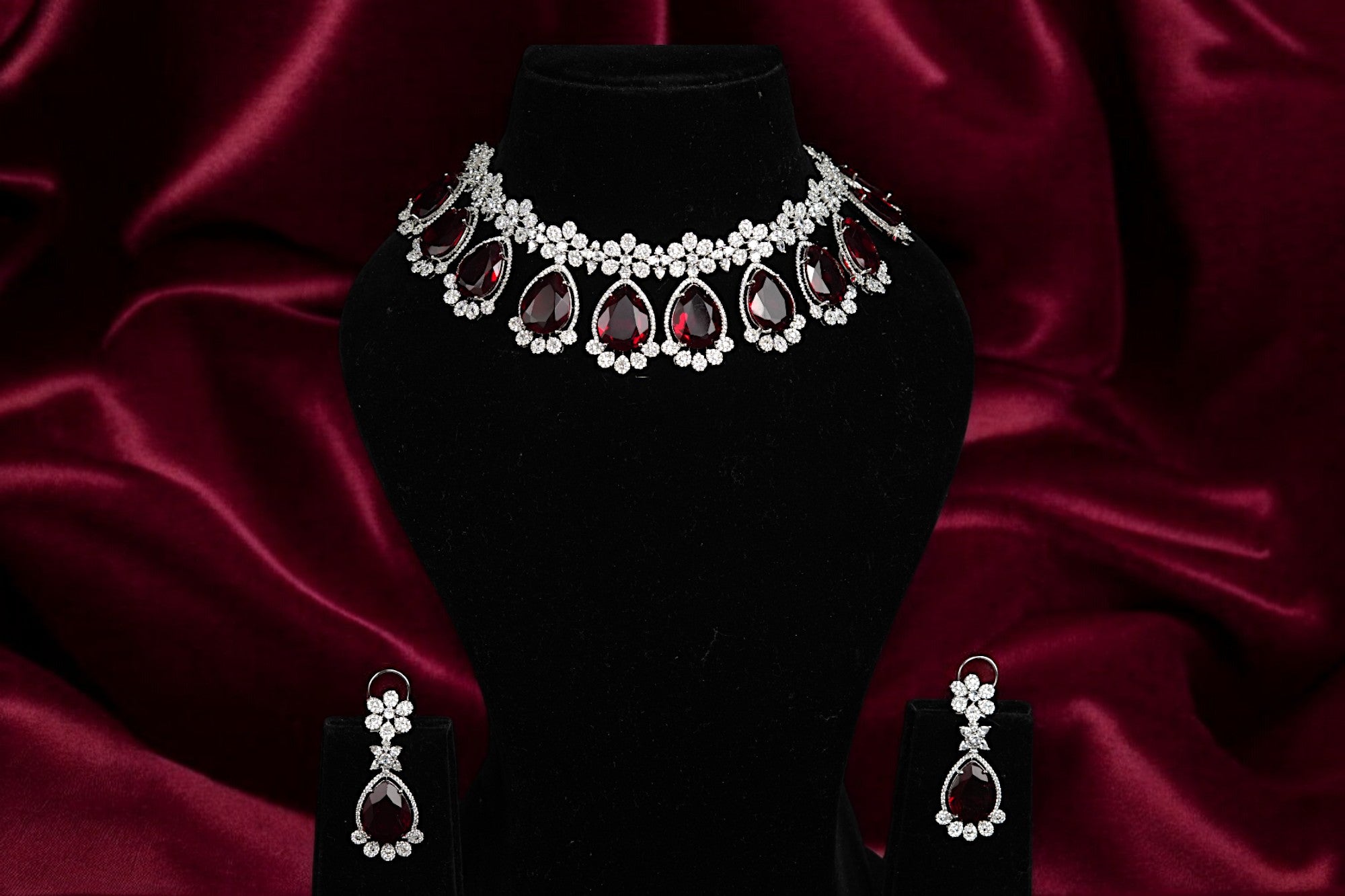 "DMONDE" Ruby Red Necklace Set