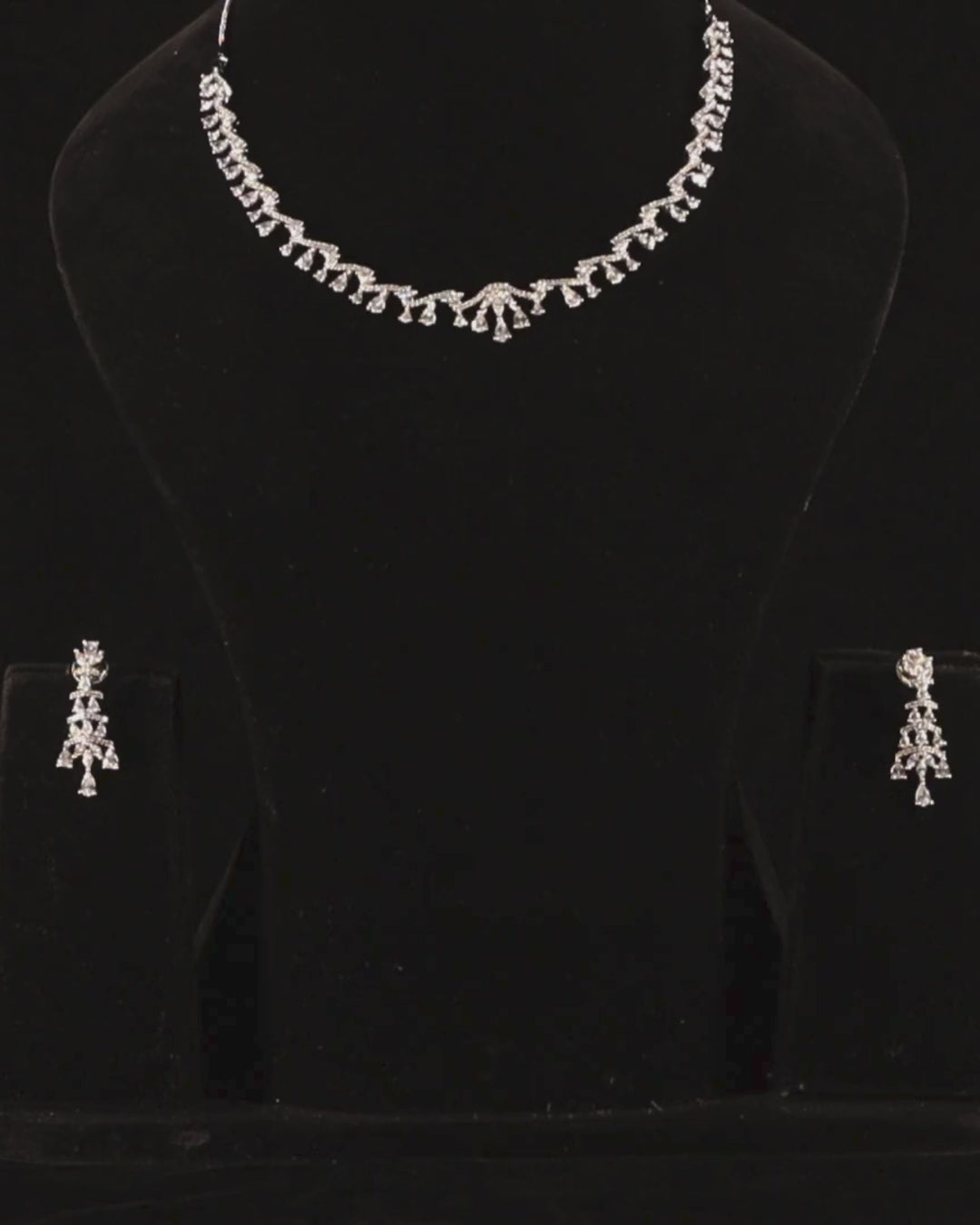 "DMONDE" Dazzling Diamond Necklace Set
