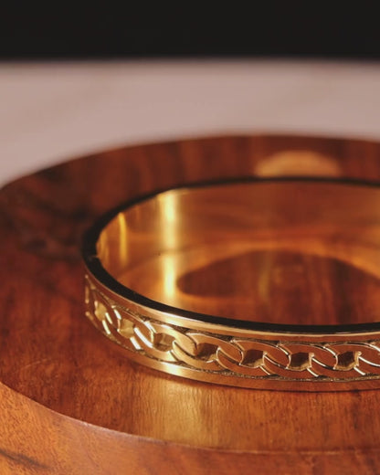 "VIENNA" Gold Mesh Bangle