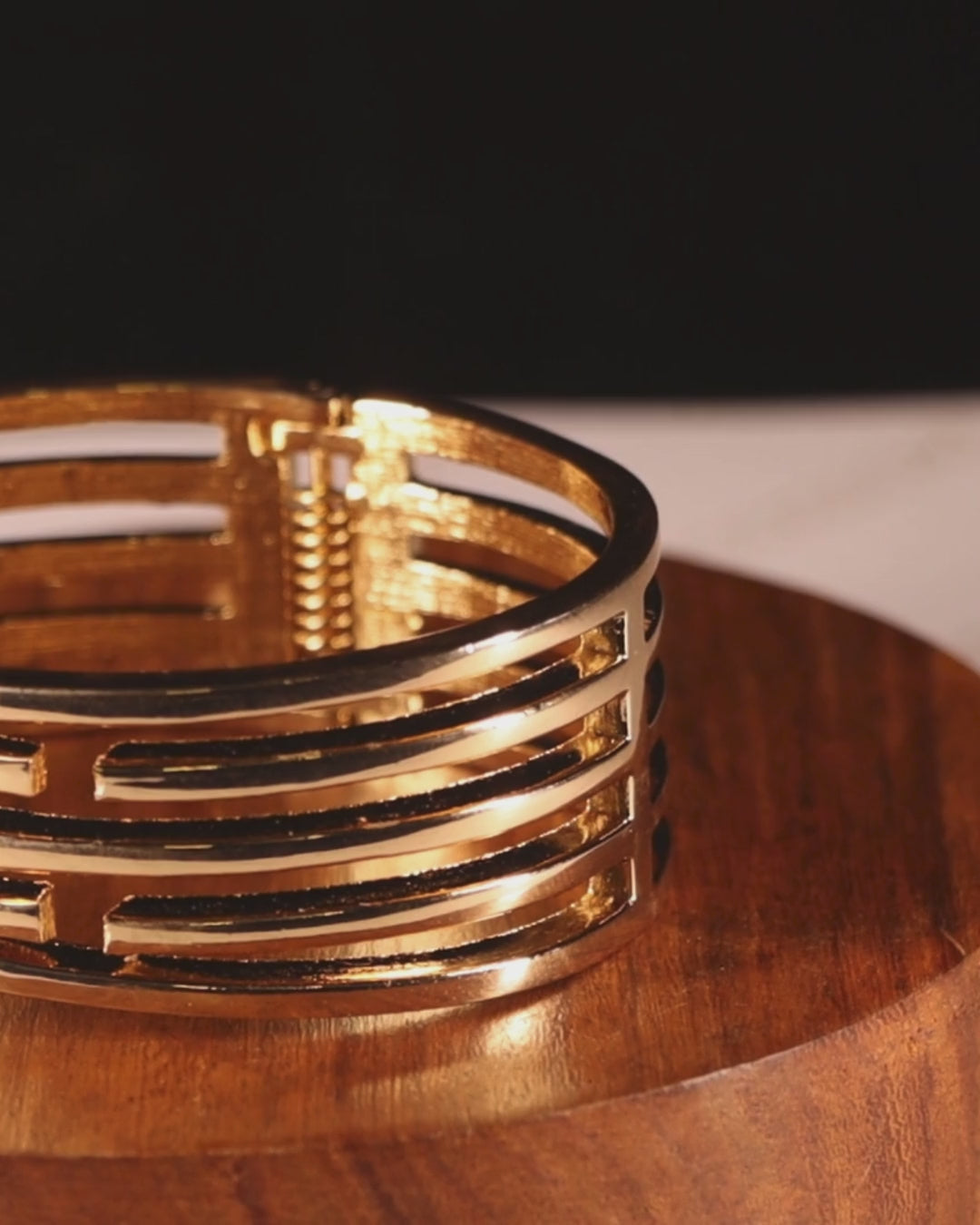 "VIENNA" Timeless Gold Bangle