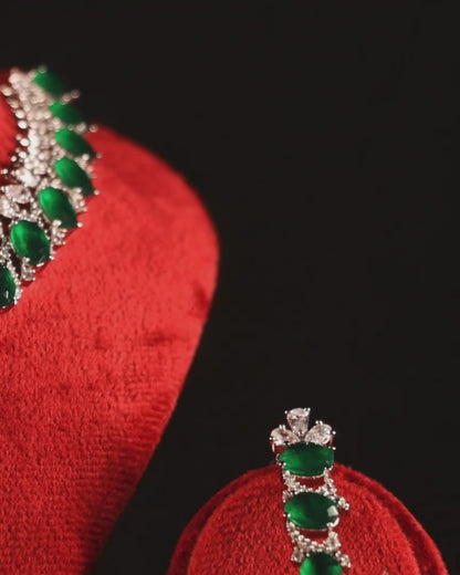 "DMONDE" Royal Emerald Ivy Diamond Necklace Set